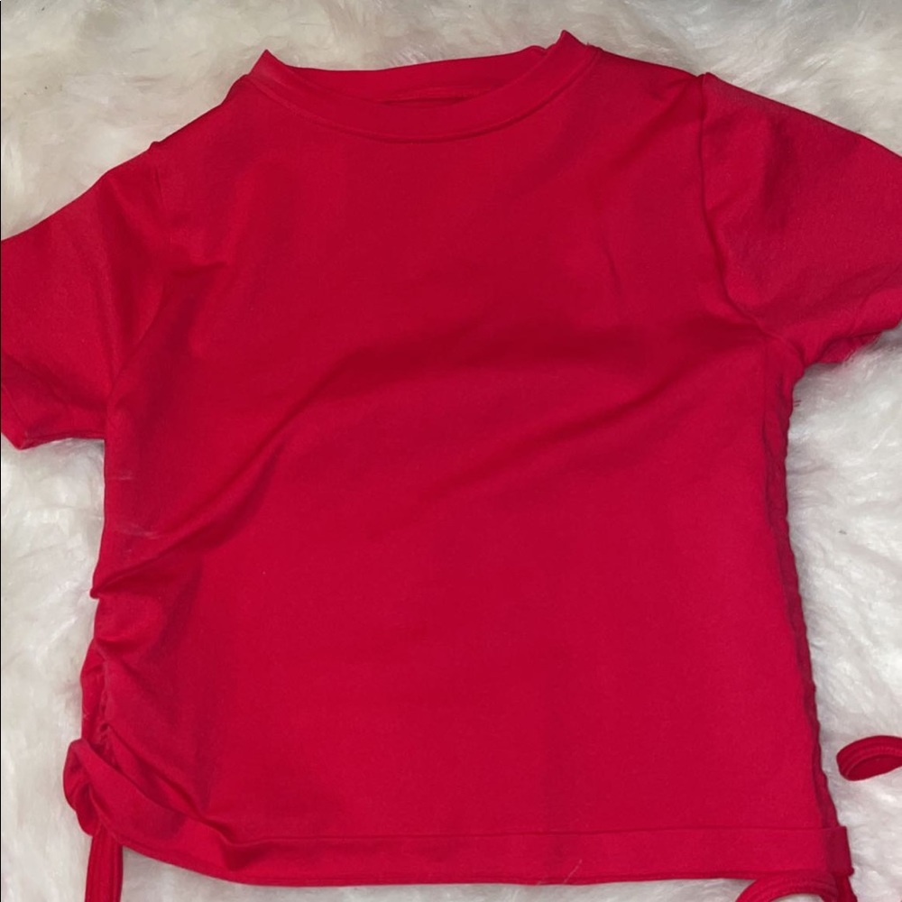 RED TIE SIDE TEE